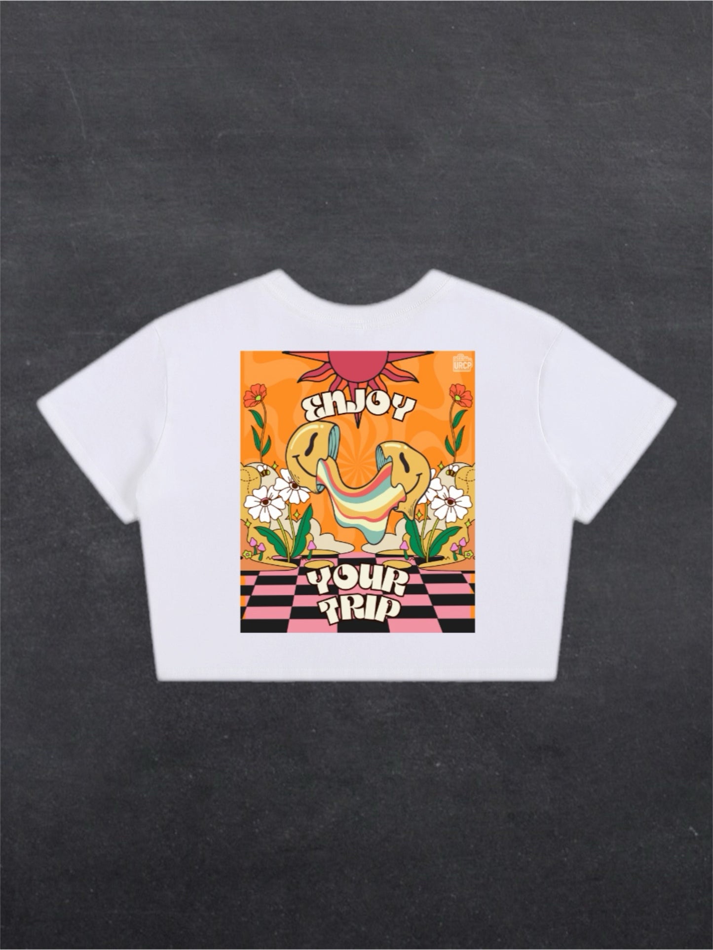 ENJOY YOUR TRIP CROPPED TEE - BACK PRINT (black/white)
